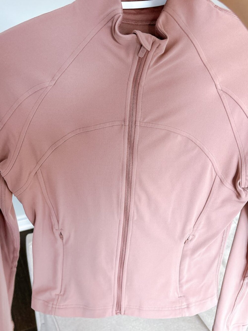 95% NEW LULULEMON DEFINE CROPPED JACKET, SIZE 6